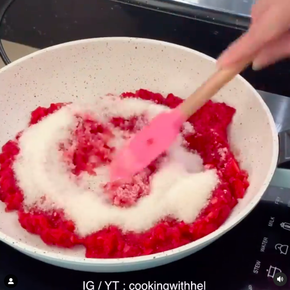Susu Strawberi Korea Dengan Jeli. Sedap & Fresh, Ini Cara Buatnya Untuk Minum Waktu Berbuka